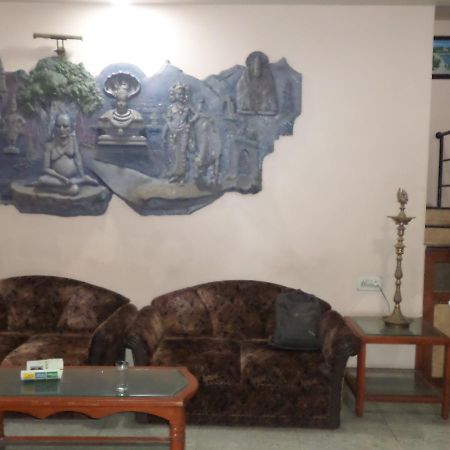 Hotel Ambessador Executive Solapur Zewnętrze zdjęcie