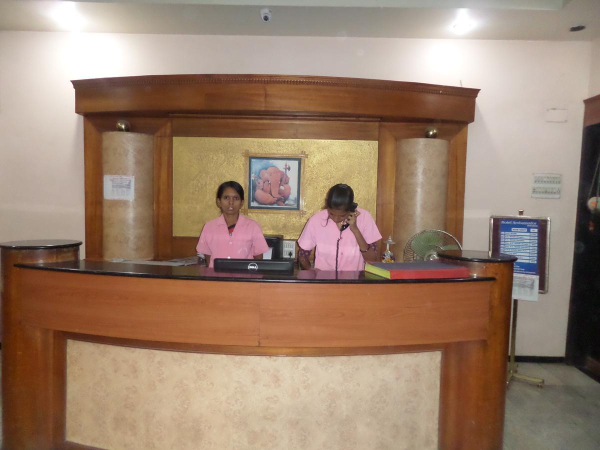 Hotel Ambessador Executive Solapur Zewnętrze zdjęcie